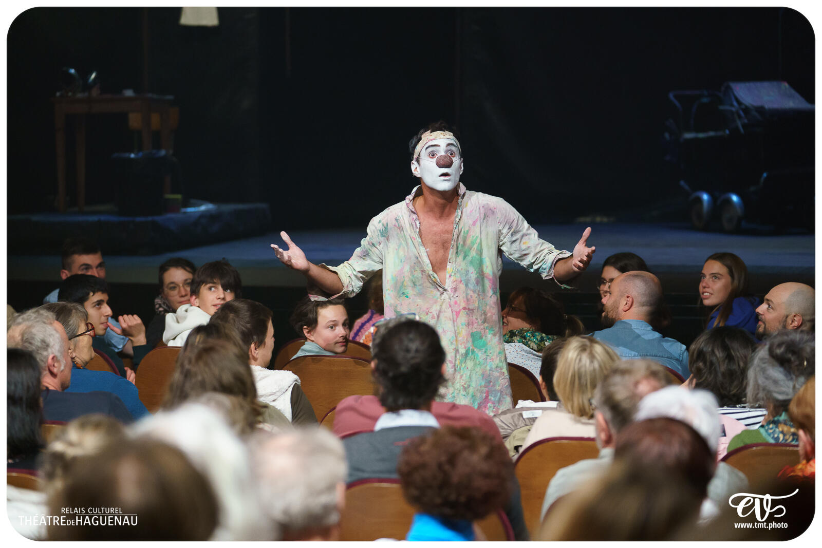 TROP PRÈS DU MUR (TYPHUS BRONX)